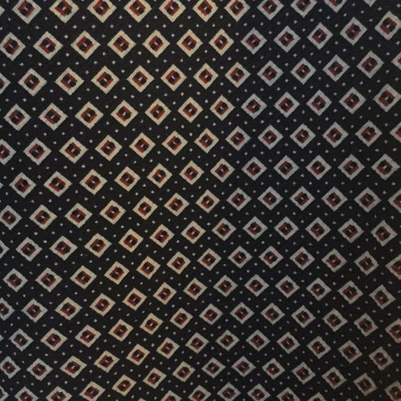 Patterned 3/4 sleeve - Picture 2 of 3